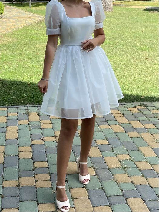 Святкова  біла сукня /вживане