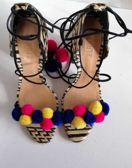 SCHUTZ zjawiskowe pompony zebra slupek 38