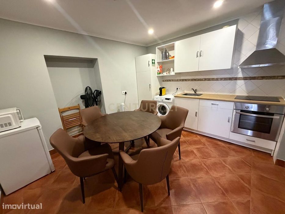 Apartamento T2 Mobilado Para Arrendamento, Centro De Setúbal