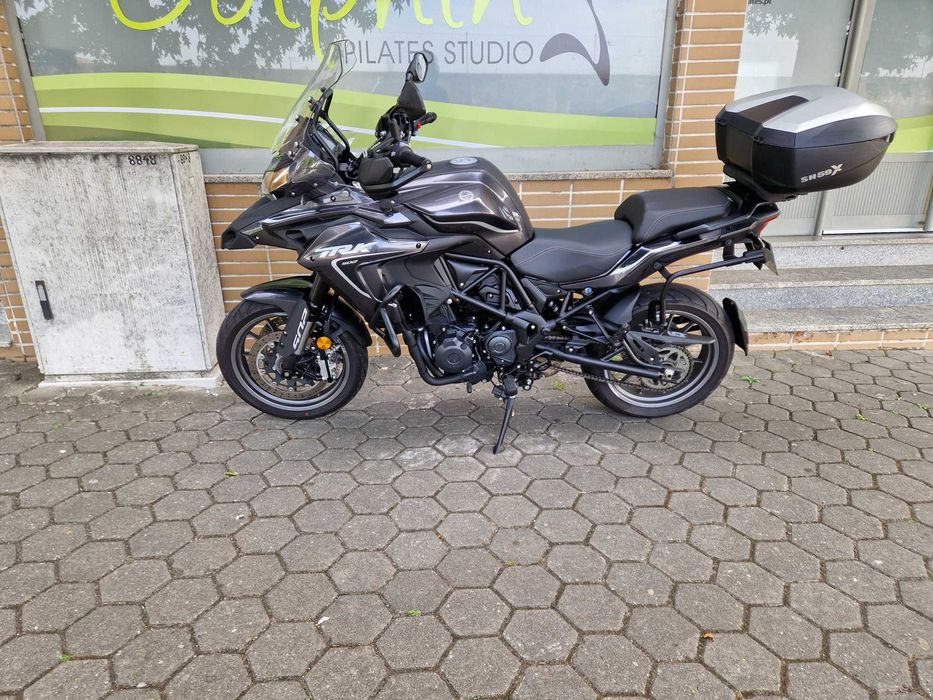 Mota TRK 502 ano 2024 com 8300kms cor cinza