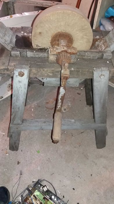 Maszynka (ANTYK)do ostrzenia noży  itd