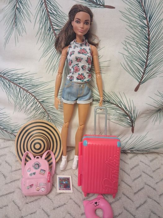 Dwie lalki Barbie Rezerwacja