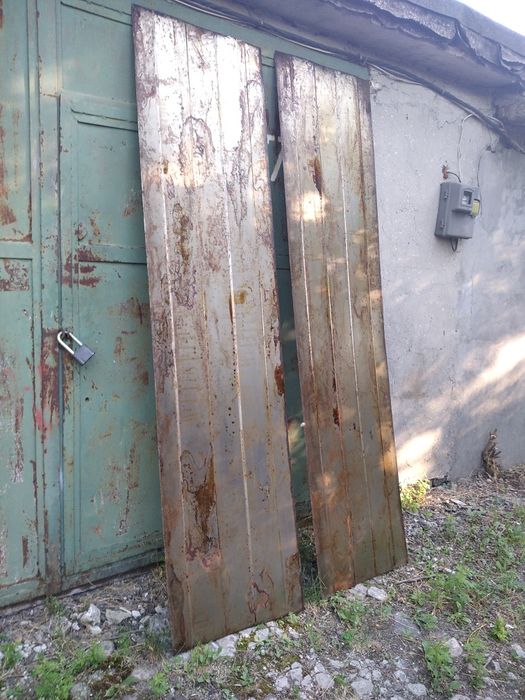 Металл профиль новый(на фото в масле) для бортов 2.4м*60см*1.2мм