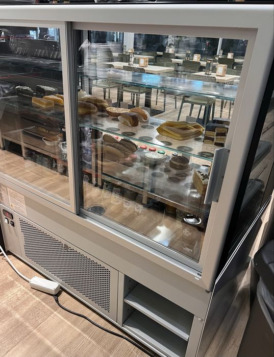Vitrine modelo vista - JORDAO