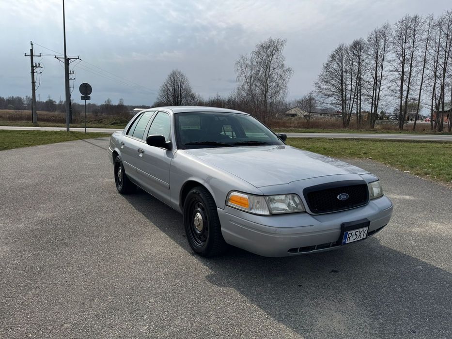Ford Crown Victoria 2006 photo 2