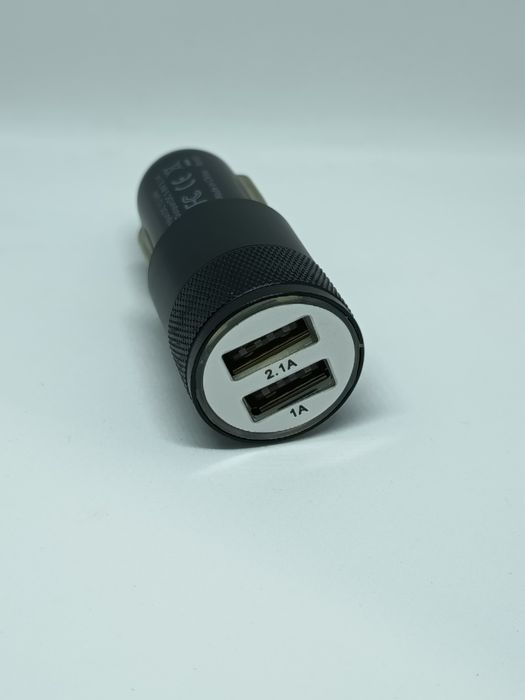 Carregador de isqueiro com 2 portas USB