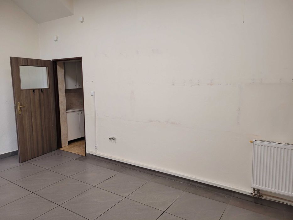 Wynajmę lokal w Wieluniu na Głowackiego z parking.