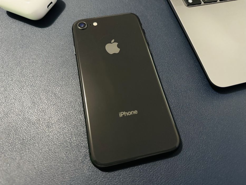 Apple iPhone 8 64Gb Black
