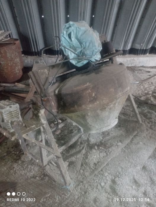 Продам бетоно мешалку