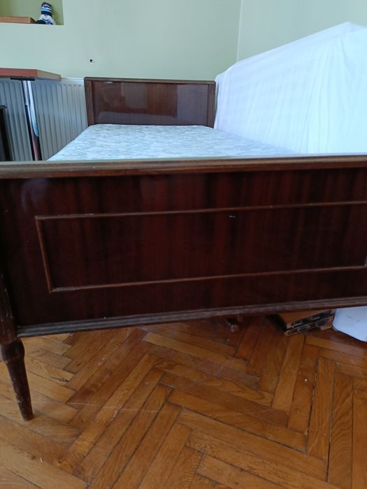 Рогатин.Румунські односпальні ліжка з нат. дерева