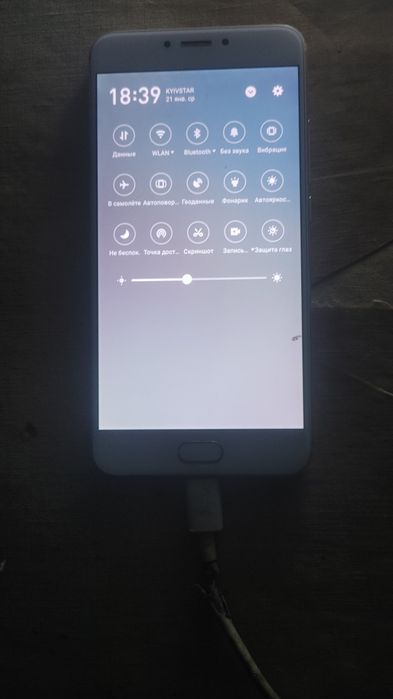 Meizu MX6 в хорошем состоянии.