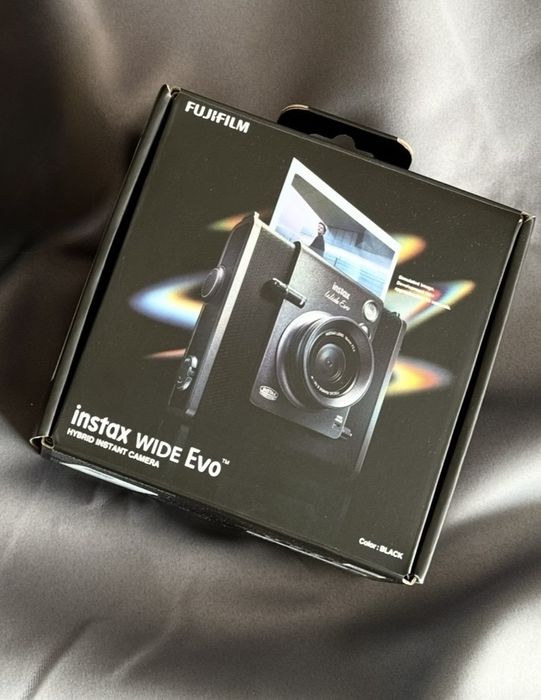 Aparat Instax Wide Evo