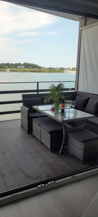 Domek nad jeziorem z własną plażą + jacuzzi