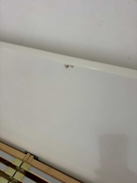 Cama de Casal Grande em Madeira – Branca