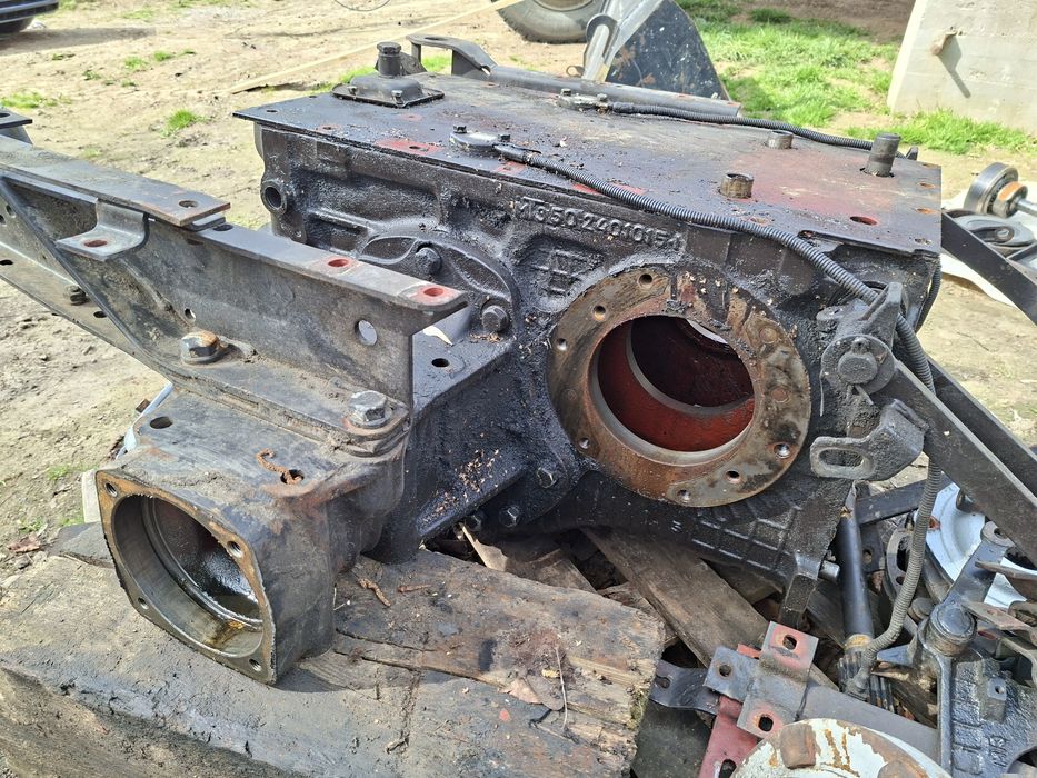 Obudowa tylnego mostu zbiornik mtz belarus pronar