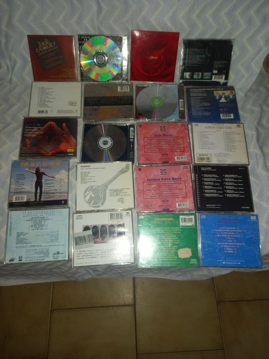 Vários cd's de vários tipos de música