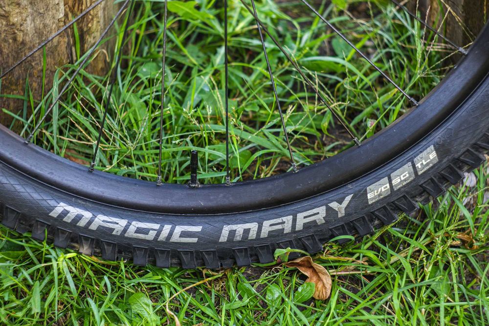 Покрышки 27.5 Schwalbe Magic Mary, Specialized Butcher