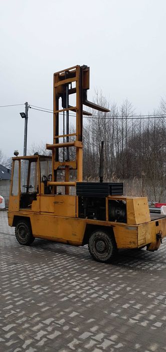 Wózek widłowy, boczny