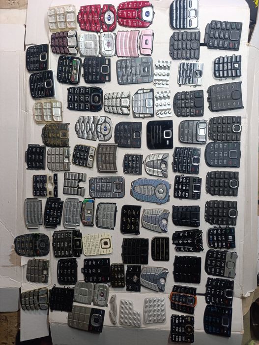 Корпуса та клавіатури до nokia, Samsung, Siemens, moto, sony, LG