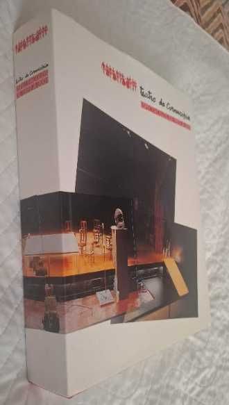 Livro "Teatro da Cornucópia - Espectáculos de 1973 a 2001"