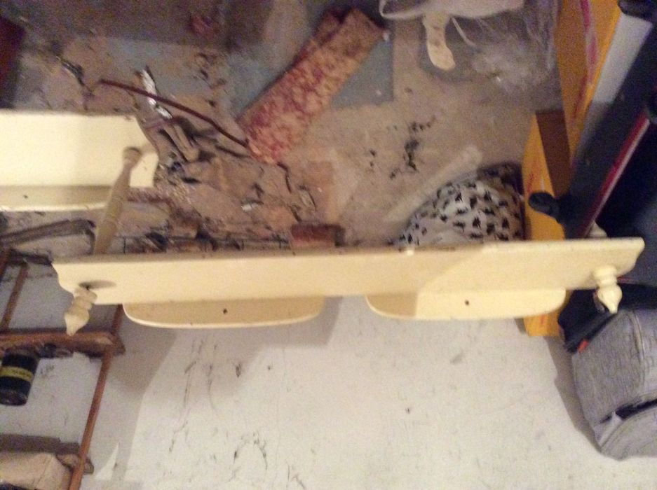 Półka z drewna jasna