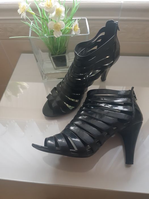 Buty ŚLICZNE botki na paski