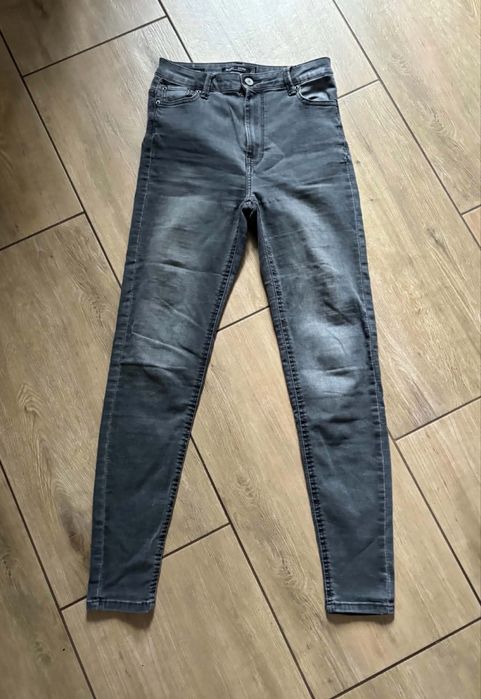Szare jeansy rurki Bershka Skinny High Waist | Wysoki stan | 36 / S