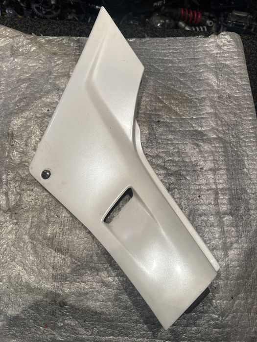 Honda VF750 Osłona Owiewka Bok Boczek Lewy VF 750F 83600/ML7 M962