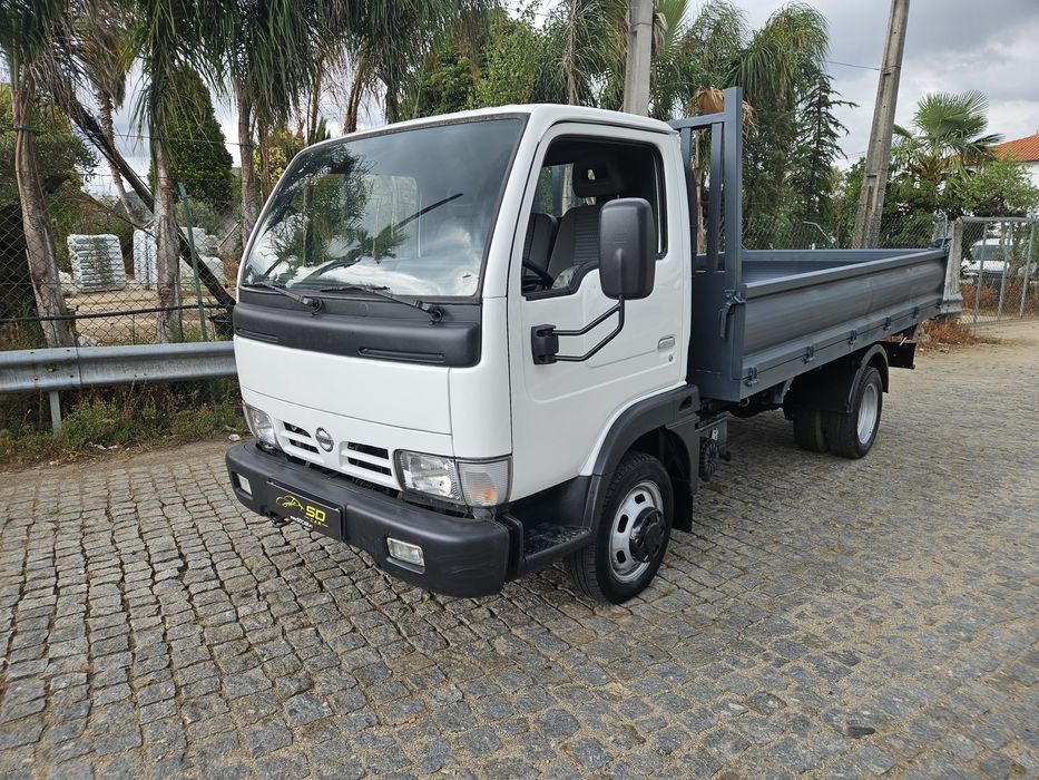 Nissan cabstar basculante