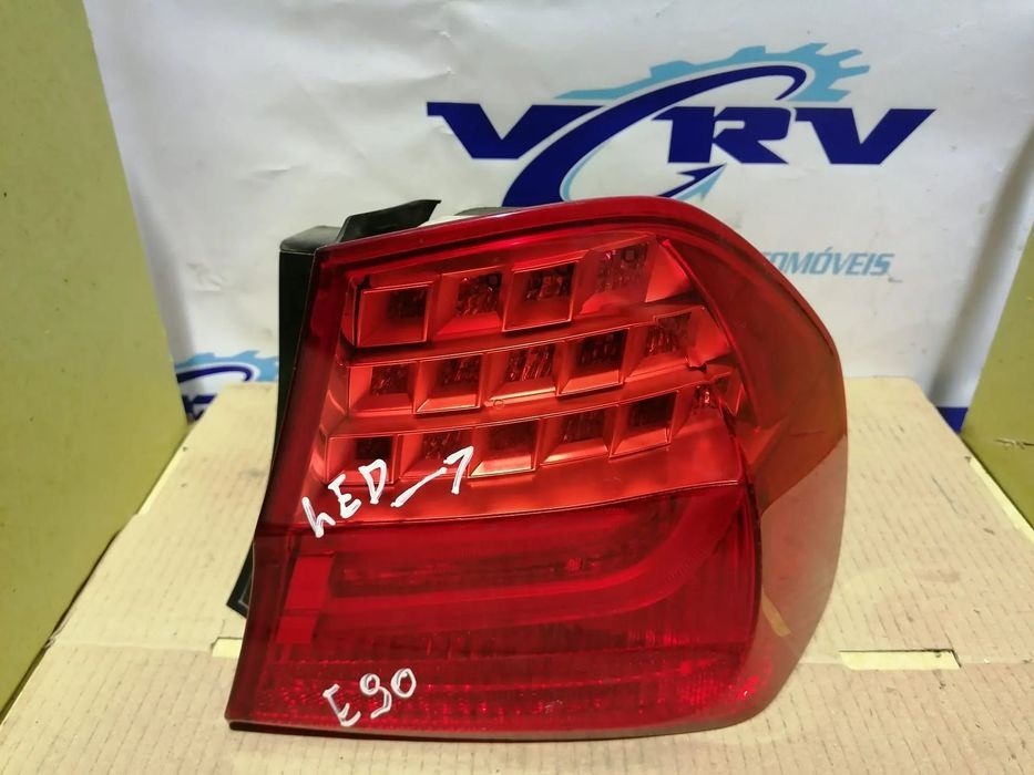 Farolim traseiro direito BMW E90 2009-2012 (LED)