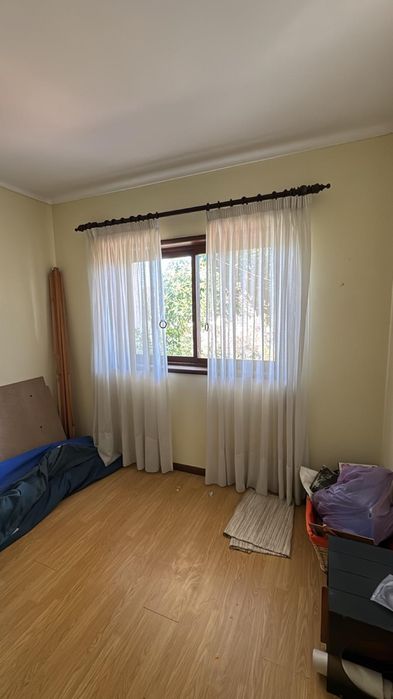 Varias cortinas completas com varao e aplicadores