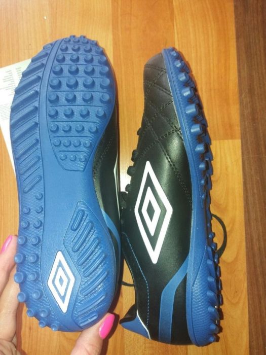 Korki Umbro na murawe Nowe 38.5 plus pudelko