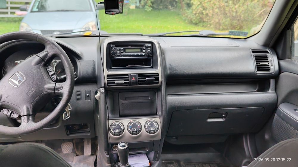 samochód Honda cr-v II generacji diesel