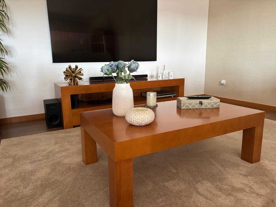 Mesa de centro de sala madeira maciça
