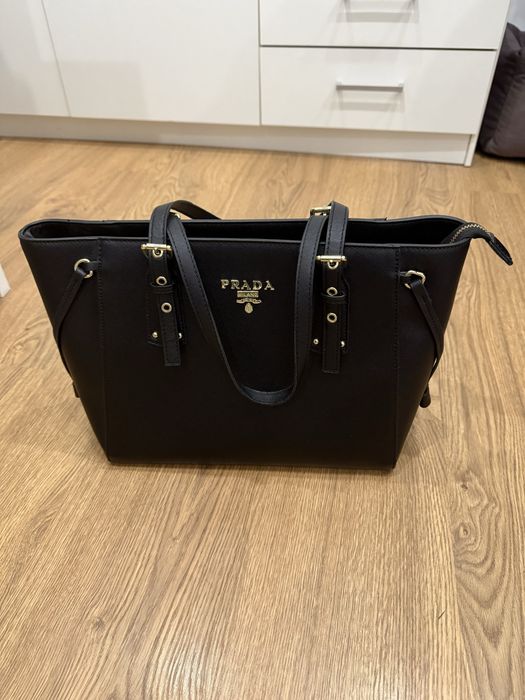 Torebka z logo Prada