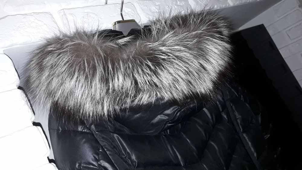 Зимний пуховик с мехом чернобурки