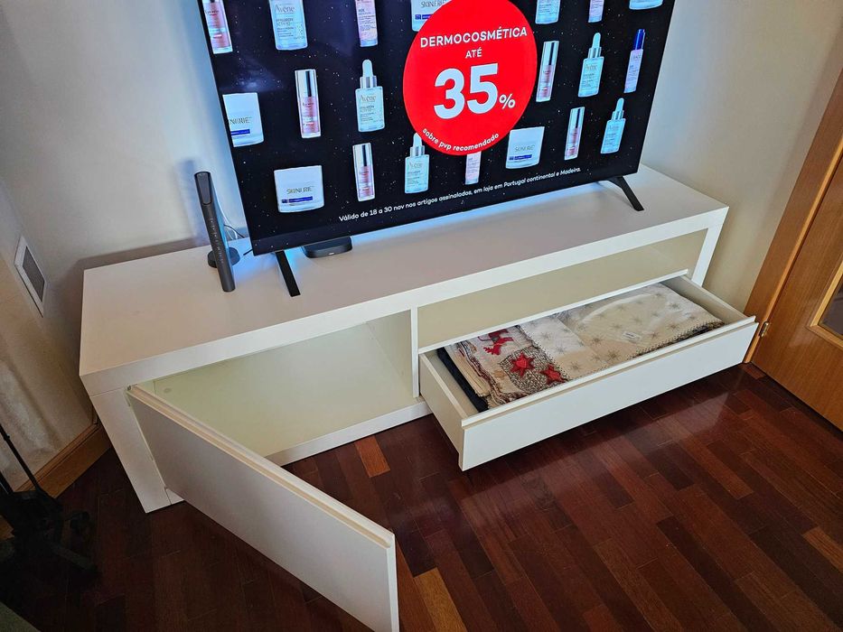 Movel de tv em branco nao é ikea