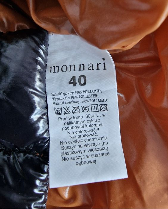 Czarny płaszczyk Monnari 40