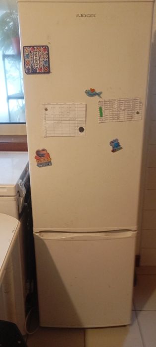 Frigorífico Jocel com 1, 60 cm de altura