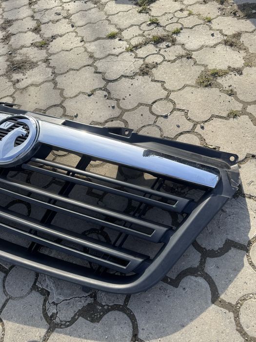 Решітка передня Опель Мовано Opel Movano решотка