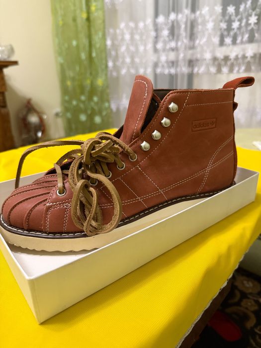 Жіноче взуття Adidas Superstar нове