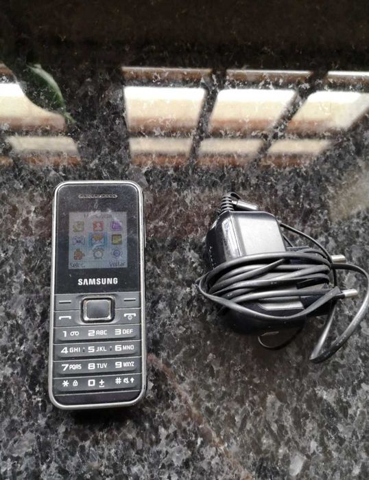 Dois Telemóveis Samsung