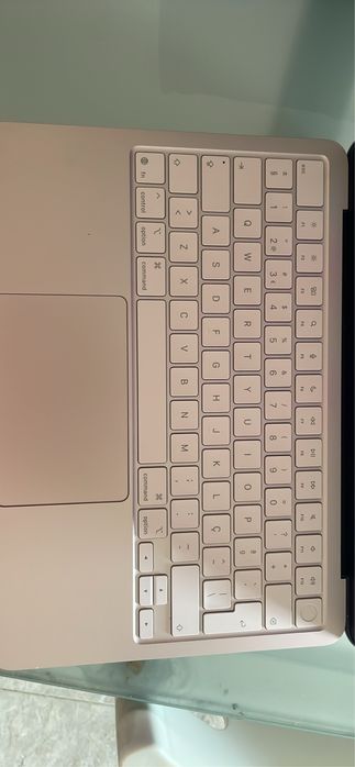 MacBook Neo 13 Rosado