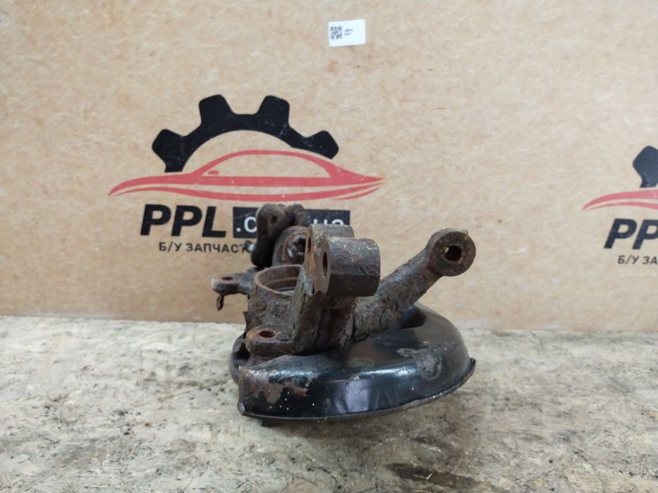 Toyota Corolla E11 95-02 Поворотный кулак передний левый цапфа ступица