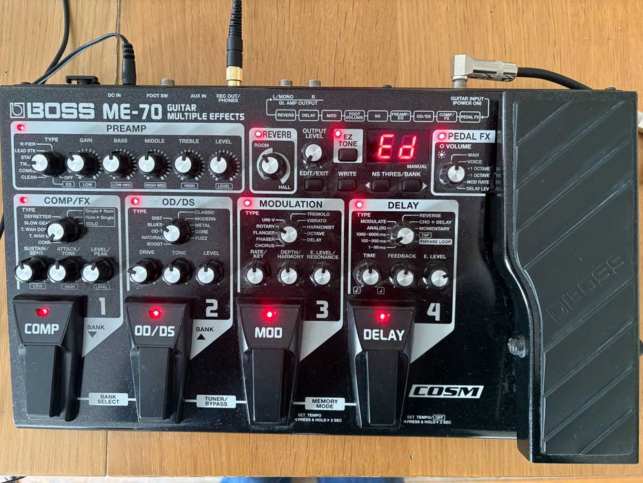 Pedaleira Boss ME-70 e Looper NUX Core Deluxe