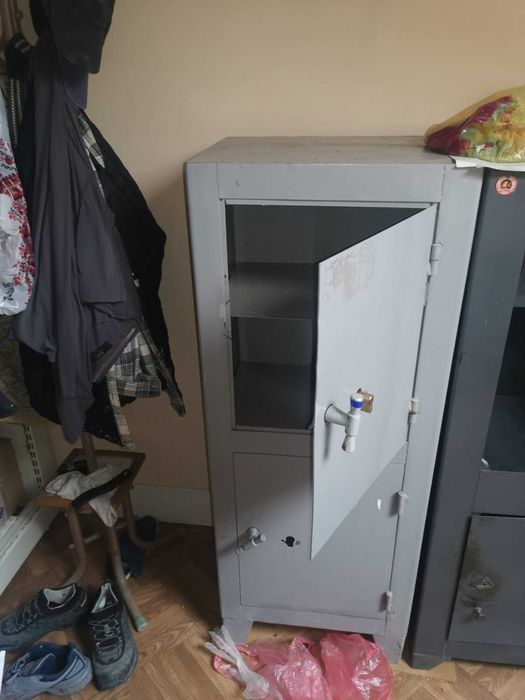 Сейф металевий радянський.