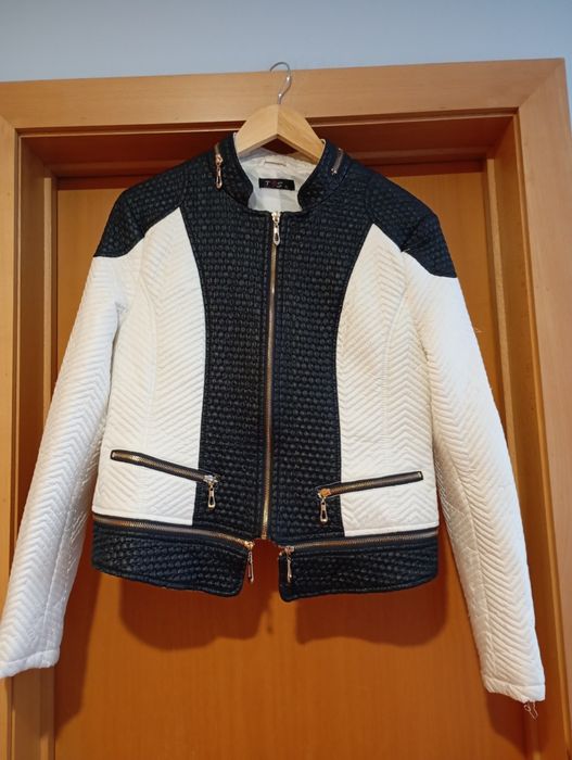 Casaco curto e leve