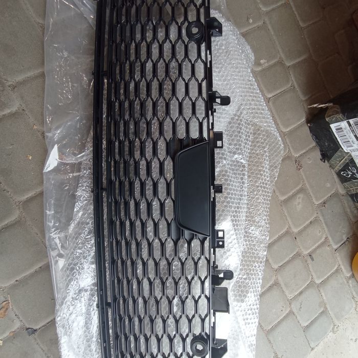 Решітка нижня під парктроніки Jeep Grand Cherokee WL