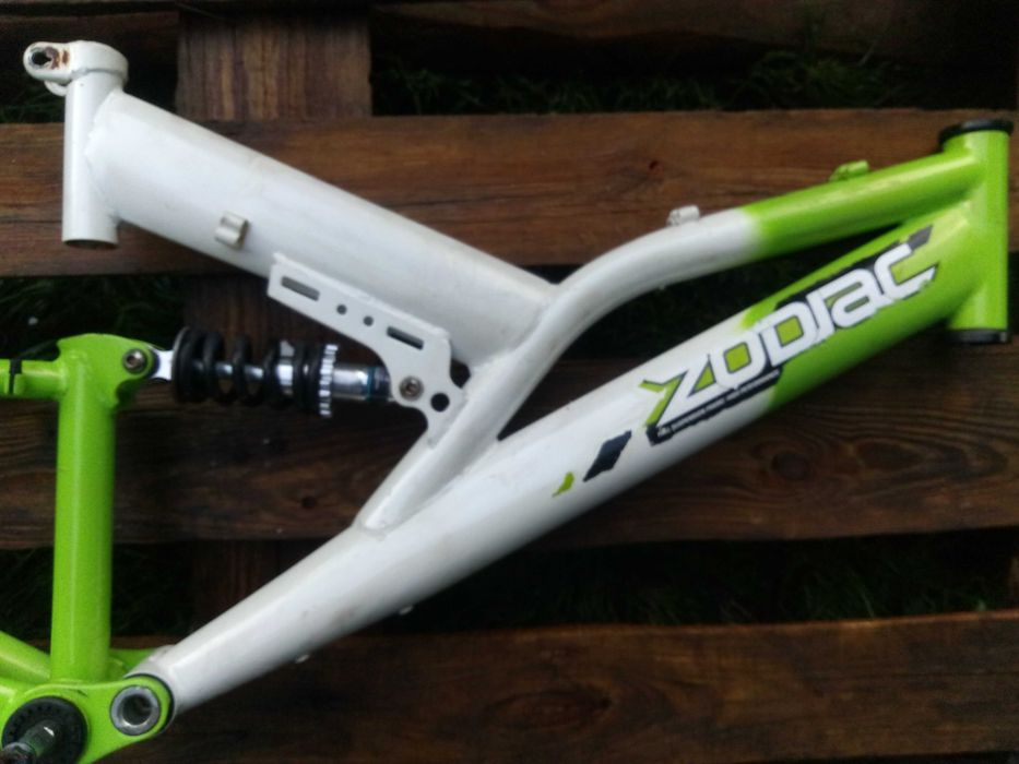 Rama ZODIAC + widelec GRATIS