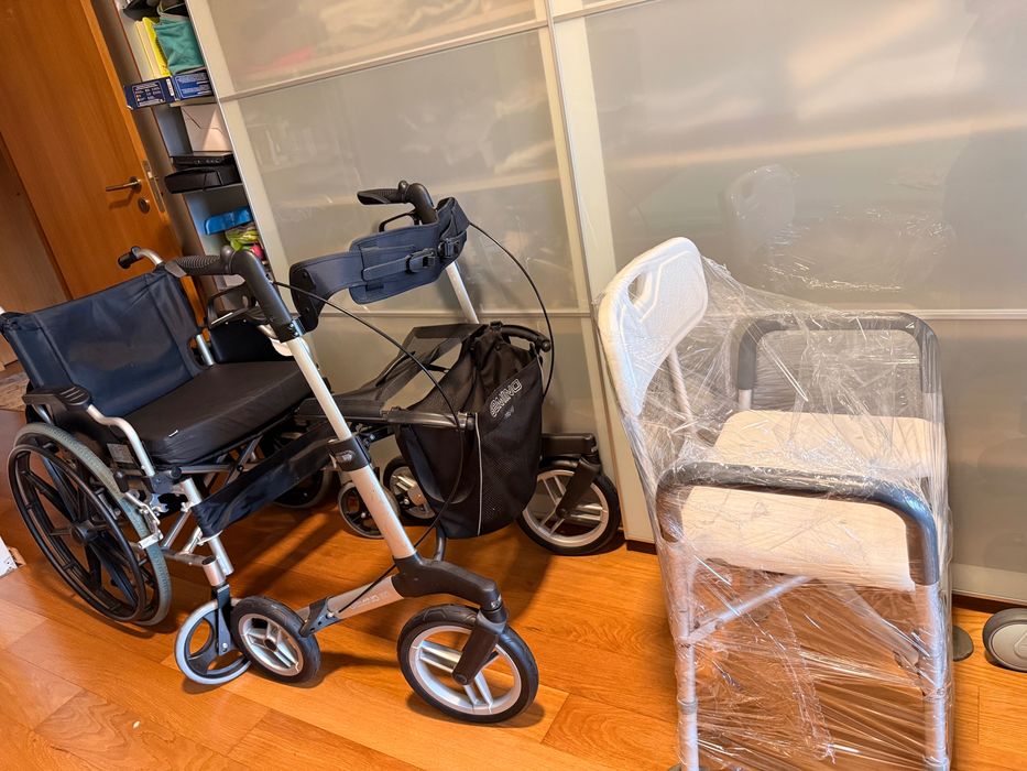 Cadeira de roda, cama hospitalar